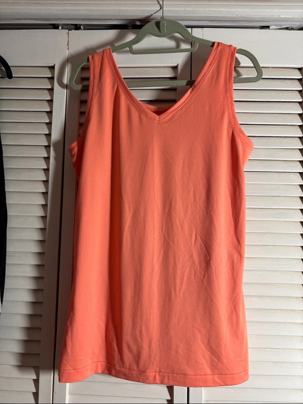 Women's Coral V-Neck Sleeveless Tank Top